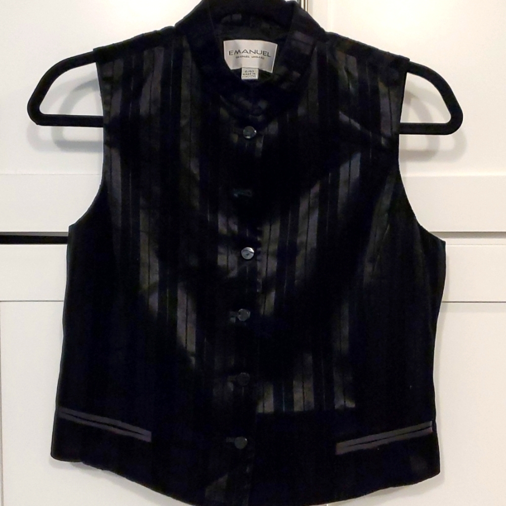 Gorgeous vintage Emanuel Ungaro black vest USA 6